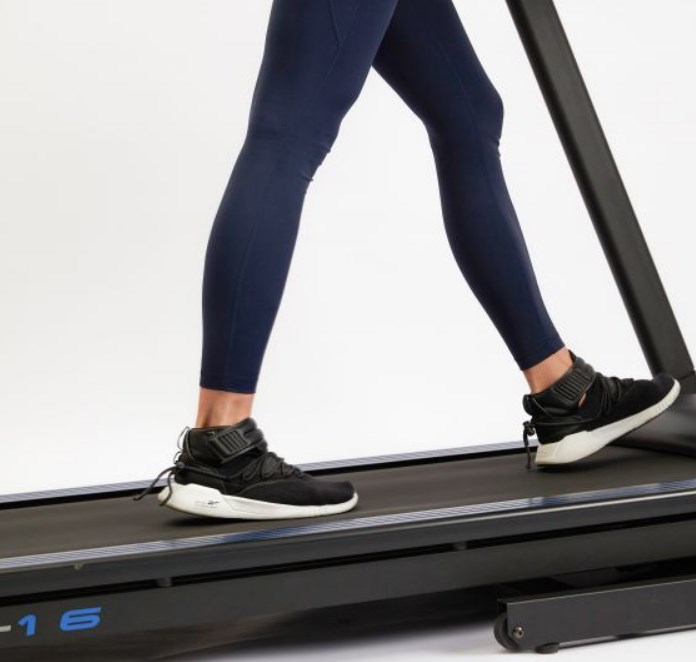 Беговая дорожка Umove F16